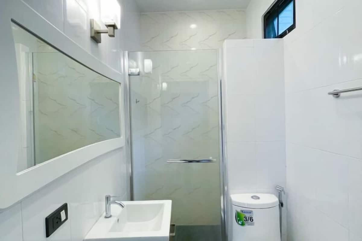 Bathroom | Shower, free toiletries, hair dryer