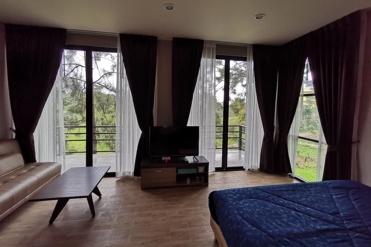 Villa Deluxe, 1 cama de matrimonio grande, vistas a la montaña | Cortinas opacas y wifi gratis