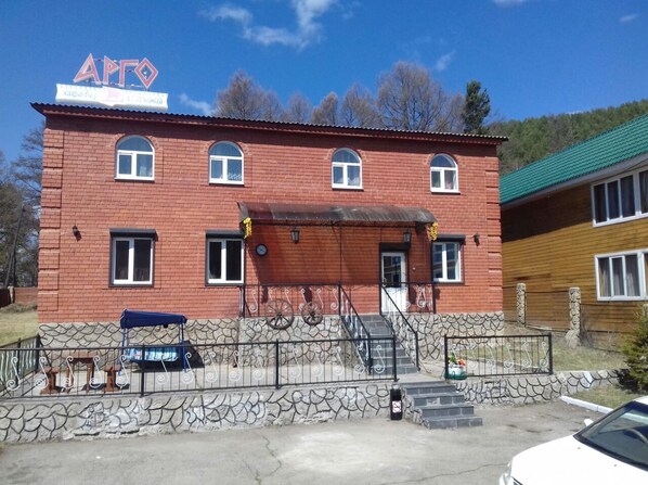 Overnatningsstedets indgangsparti