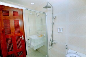 Deluxe Twin Room | 1 bedroom, minibar, blackout drapes, free WiFi - Hoang Giang Hotel (Hai Phong)