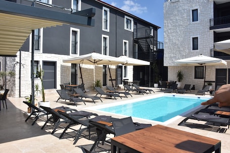 Esterni. Er Turistik Hotel