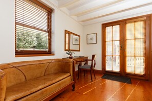 Deluxe-Ferienhaus, 2 Schlafzimmer, Nichtraucher, Küche | Wohnbereich