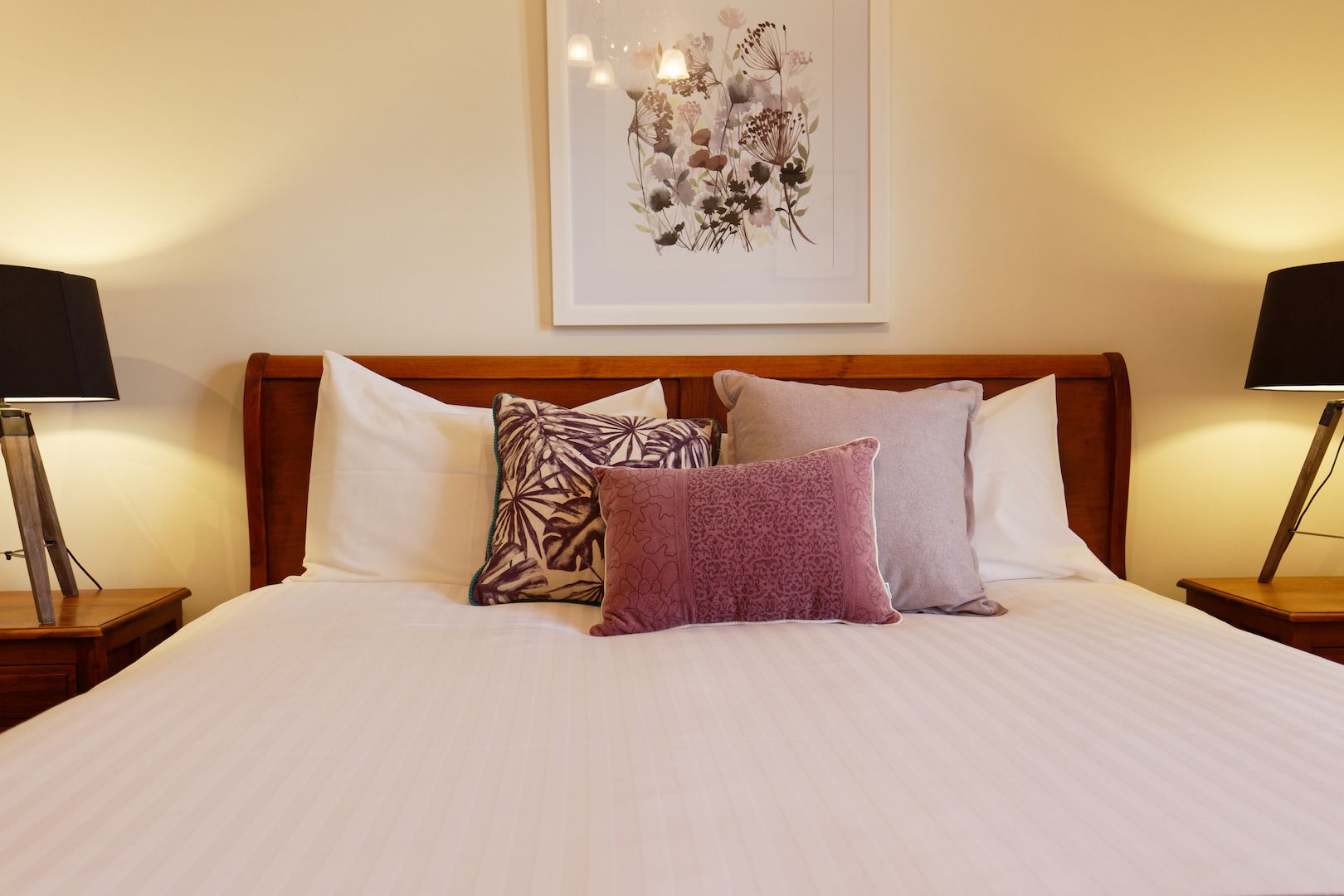 deluxe apartment, 1 bedroom, non smoking, kitchen | premium bedding, soundproofing, iron/ironing board, free wifi