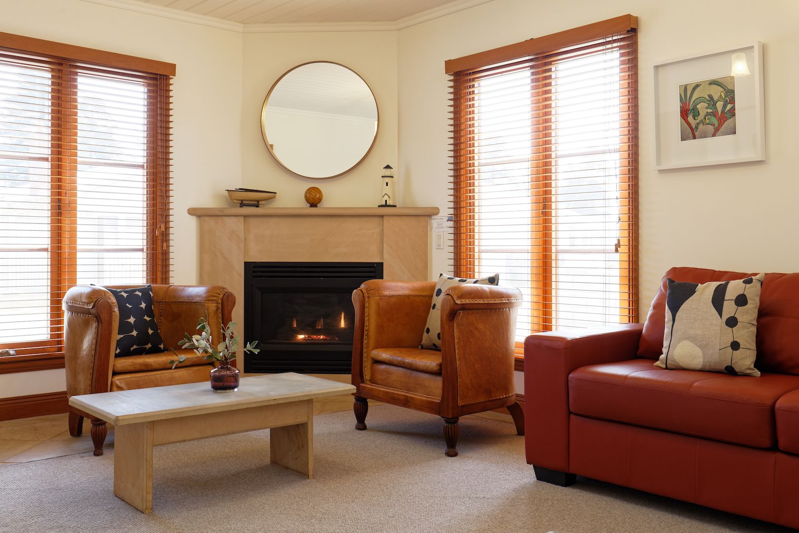 deluxe apartment, 1 bedroom, non smoking, kitchen | living room | flat-screen tv, fireplace