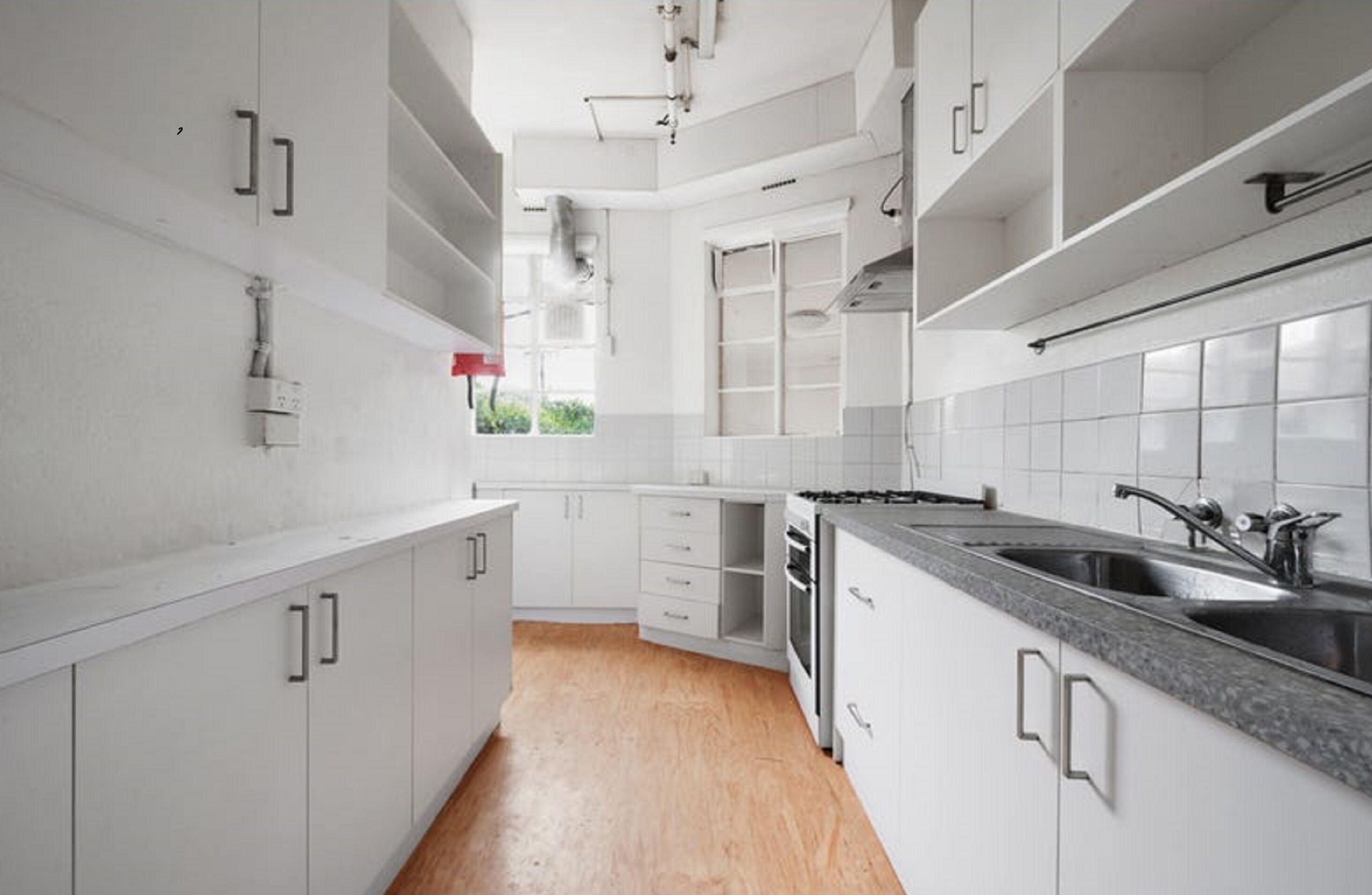 Standard Double Room, 1 Double Bed, Non Smoking | Shared kitchen | Shared fridge, microwave, cleaning supplies, paper towels