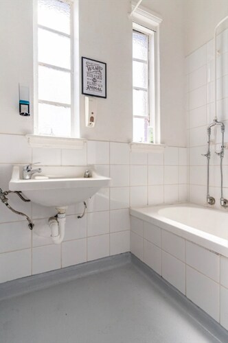 Richmond Private Rooms @ 151 Hoddle Homestay