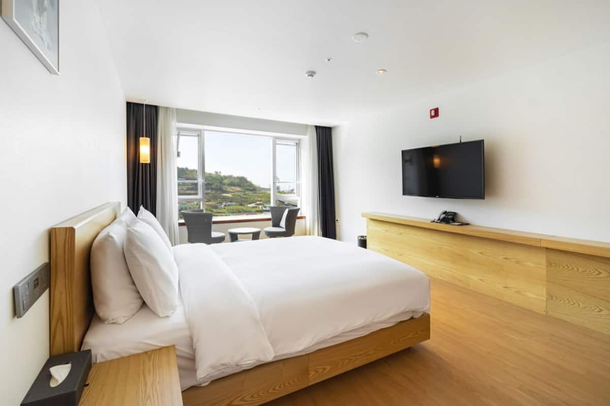 Ropa de cama de alta calidad y cortinas blackout