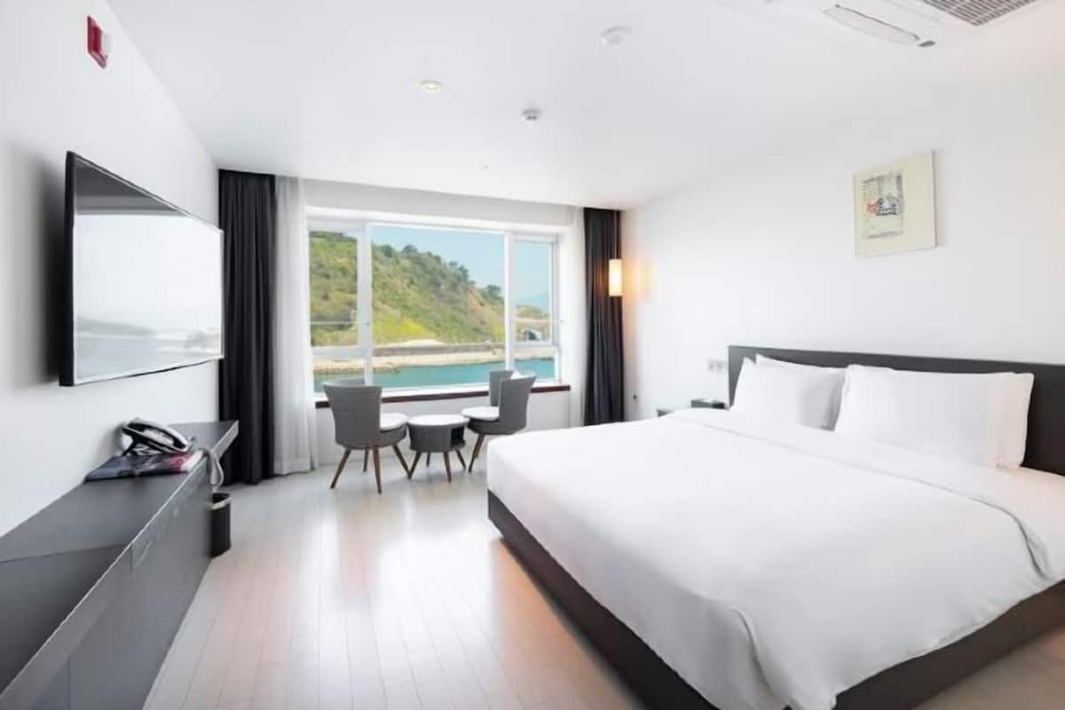 Ropa de cama de alta calidad y cortinas blackout