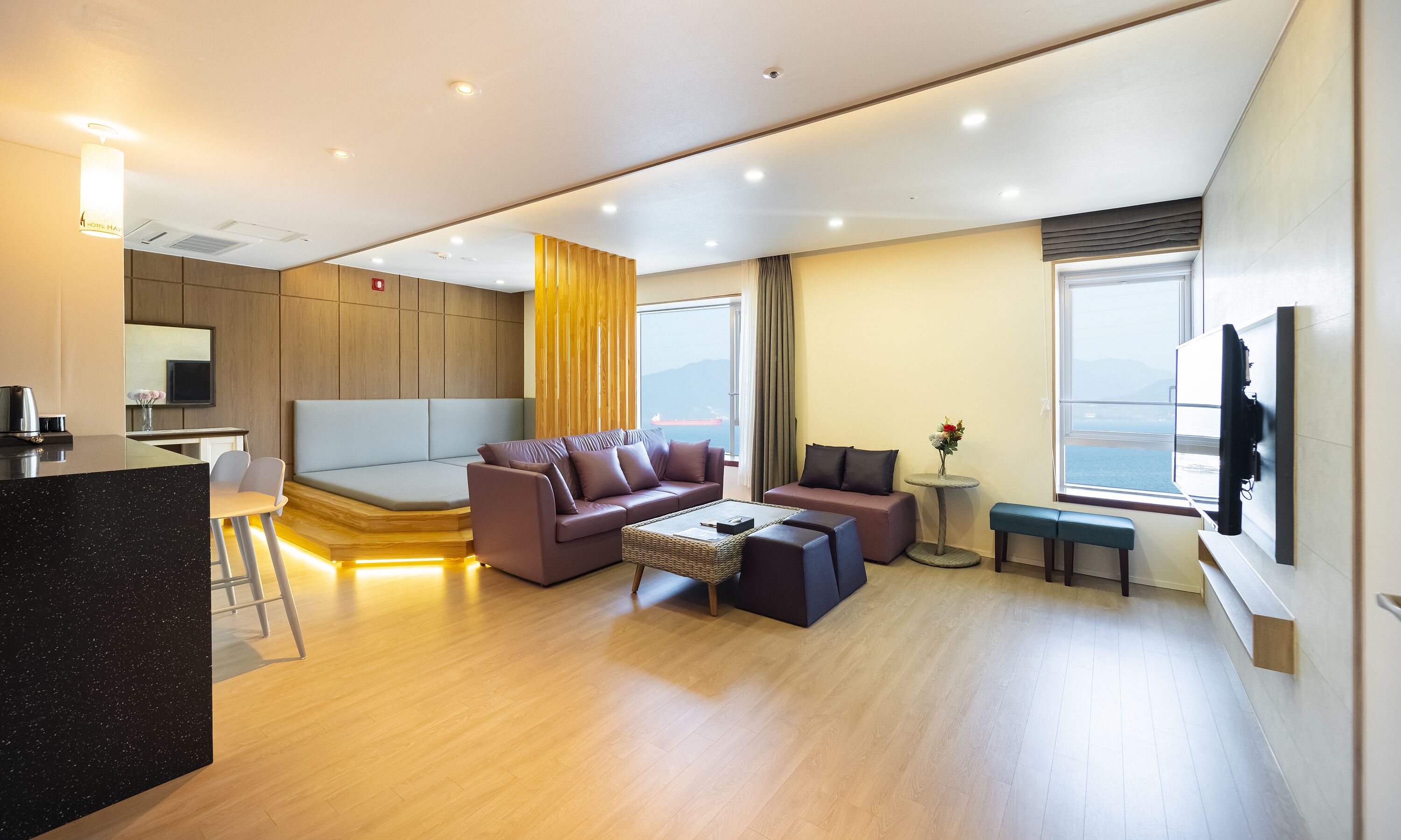 presidential suite half ocean 2(free breakfast for 2, free infinity pool, cruise special discount) | 1 bedroom, premium bedding, blackout curtains, soundproofing