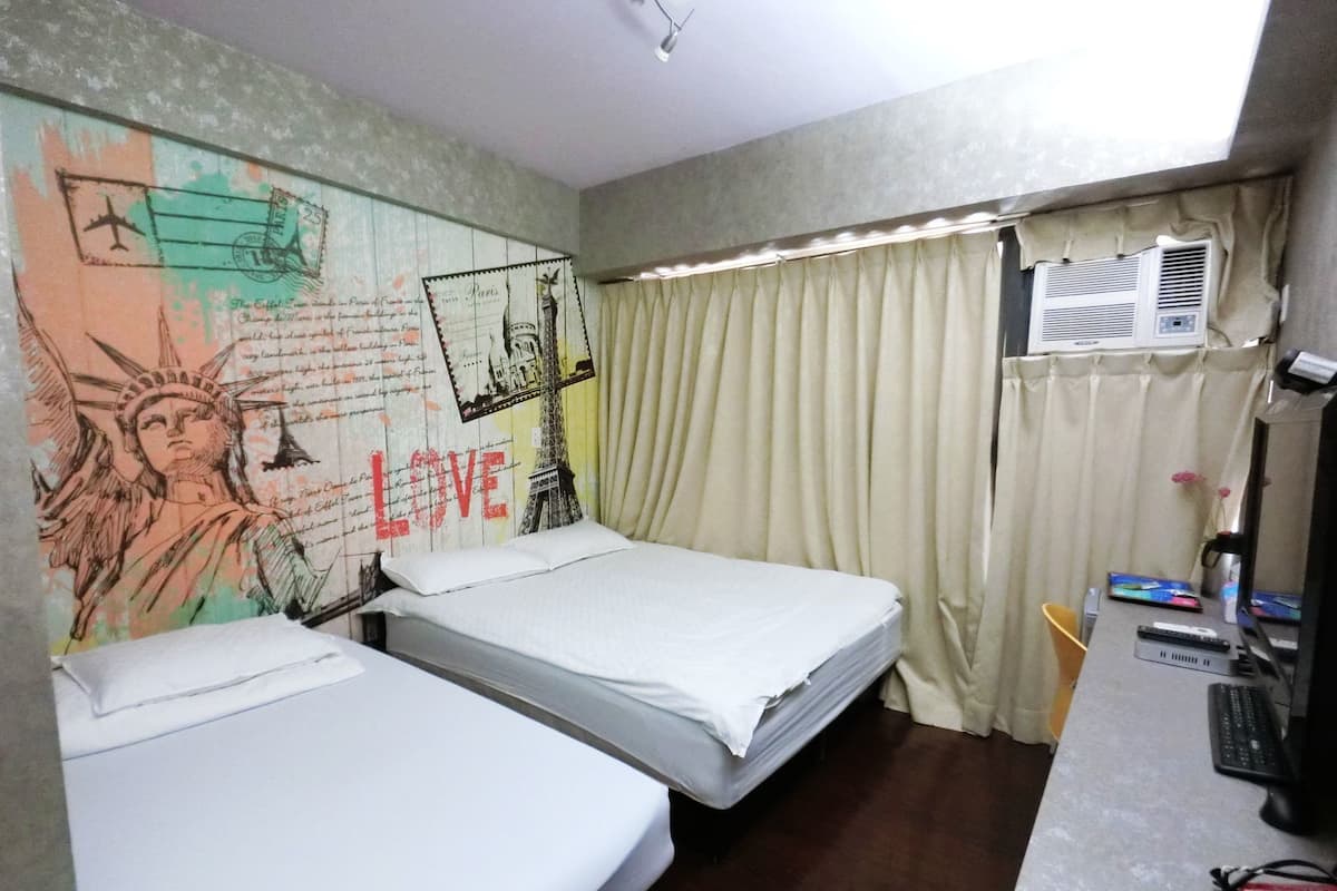 Business Triple Room, 1 Bedroom | Blackout drapes, soundproofing, free WiFi, bed sheets
