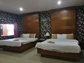 Family Room, Non Smoking | Rollaway beds, free WiFi