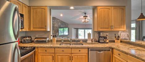 Fridge, microwave, stovetop, dishwasher