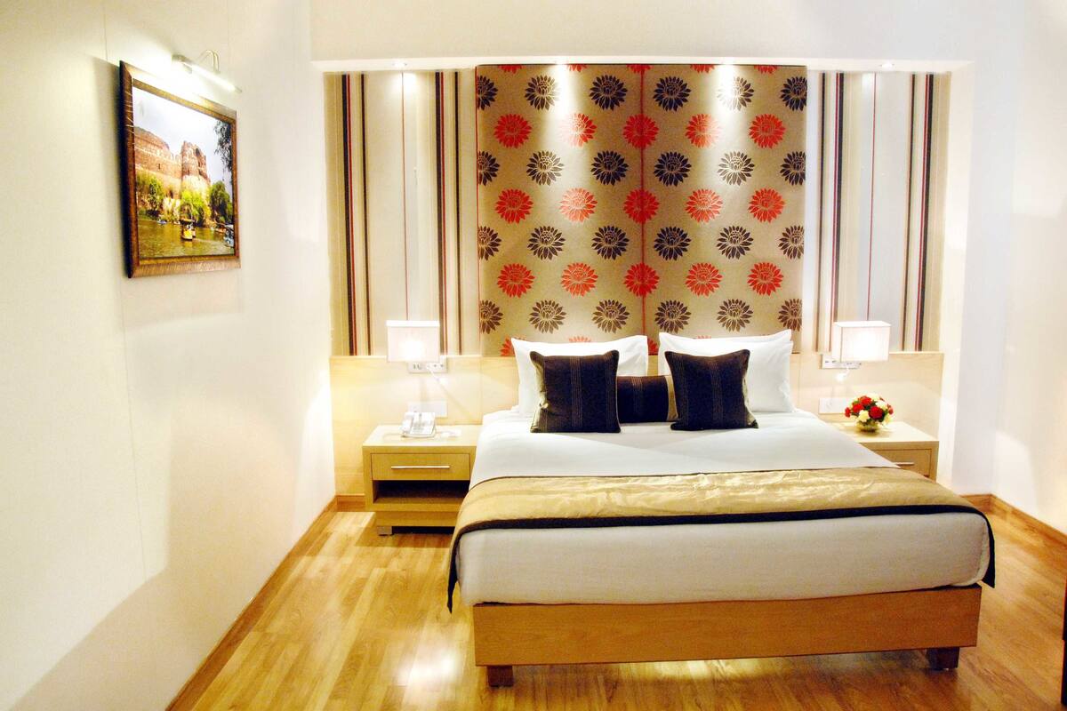 Deluxe Double or Twin Room | 1 bedroom, minibar, desk, WiFi (free)