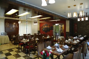 객실 내 식사 공간