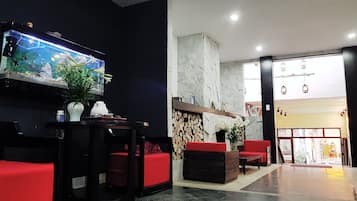 Coin salon dans le hall