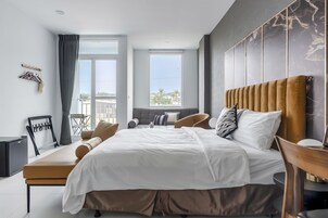 Deluxe Double Room, Balcony | Free WiFi, bed sheets