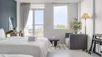 Chambre Quadruple, balcon | Wi-Fi gratuit, draps fournis