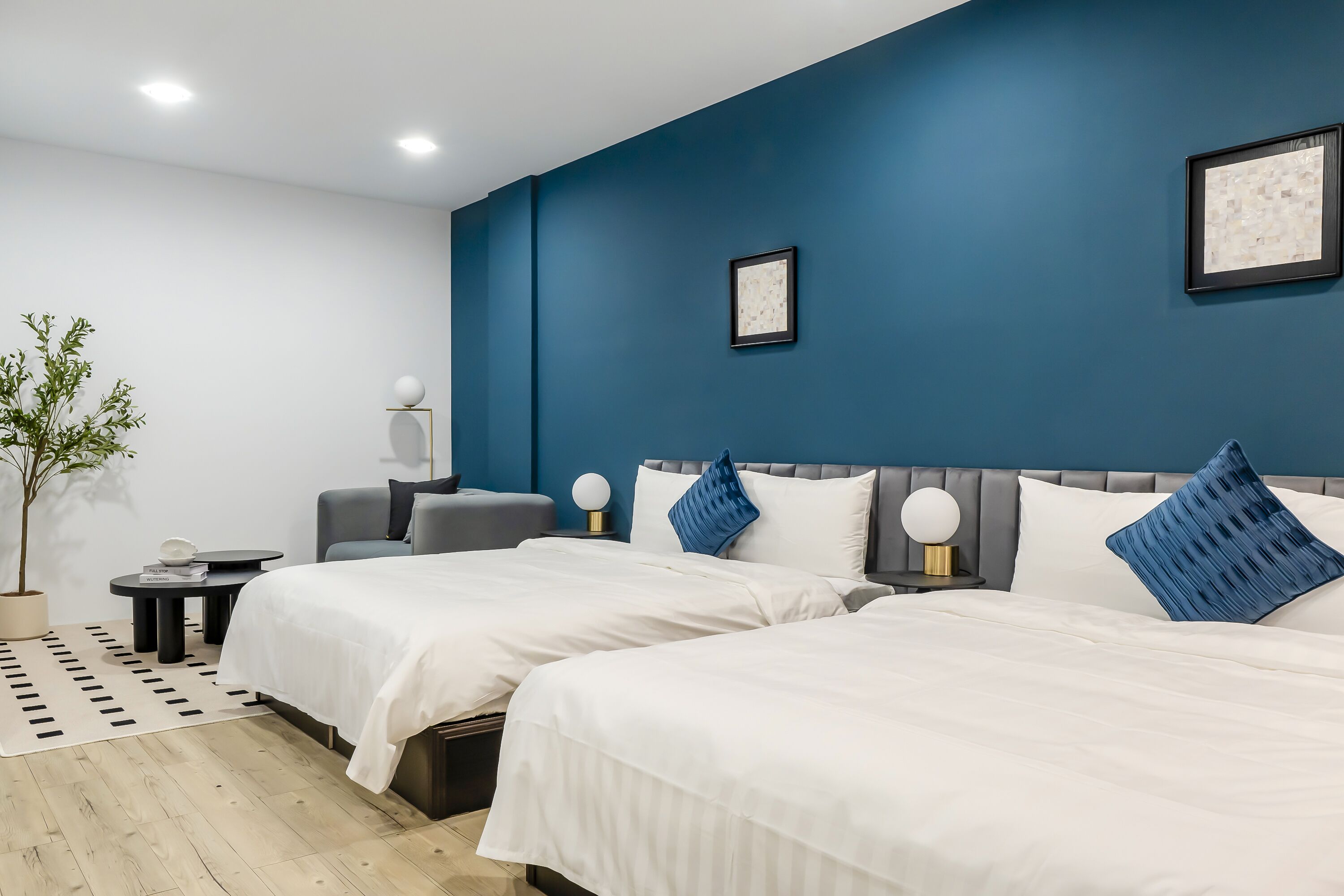 Chambre Quadruple Standard, pas de fenêtre | Wi-Fi gratuit, draps fournis