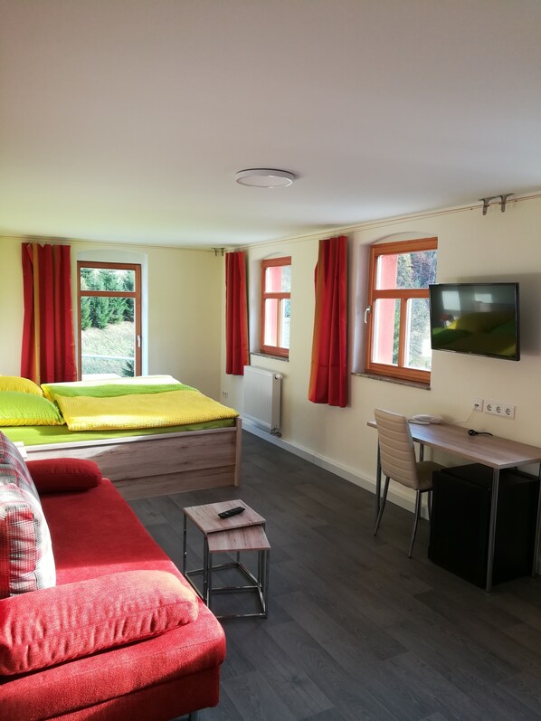 ห้องซูพีเรียดับเบิล | ตู้นิรภัยในห้องพัก, ผ้าม่านกันแสง, Wi-Fi ฟรี, ผ้าปูที่นอน