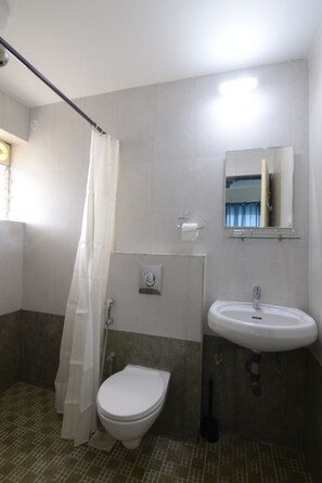 Apartment, 2 Schlafzimmer | Badezimmer | Dusche