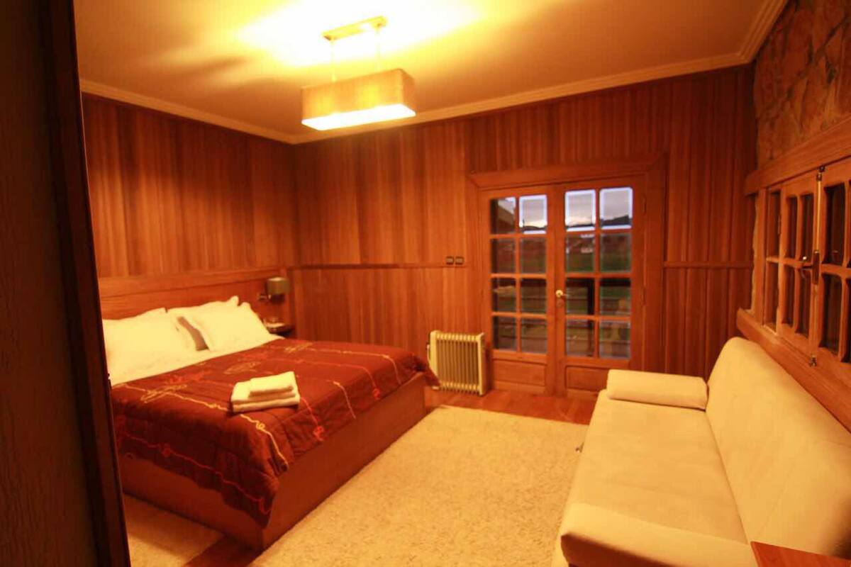 Superior Triple Room | Free cots/infant beds, bed sheets