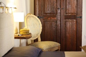 Double Room | Desk, bed sheets - Il Lupo Rosso (Santu Lussurgiu)