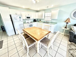 Dining - Cooper's Lighthouse (Surfside Beach)