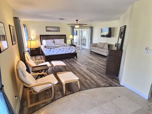 3 bedrooms, desk, iron/ironing board, travel crib - Experience Ultimate Relaxation: Waterfront, Spa, Pool & Exclusive Offers! (Cape Coral)