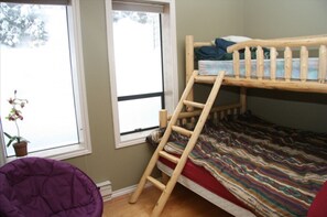 3 bedrooms, free WiFi - Big White Village 3 Bedroom Condo Best Ski in/out (Beaverdell)
