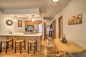 Fridge, microwave, stovetop, dishwasher