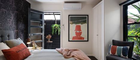 1 camera, accesso a Internet, lenzuola