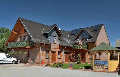 Exterior. Villa Rosamunde