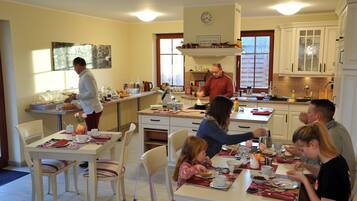 Daily buffet breakfast (EUR 9.00 per person)