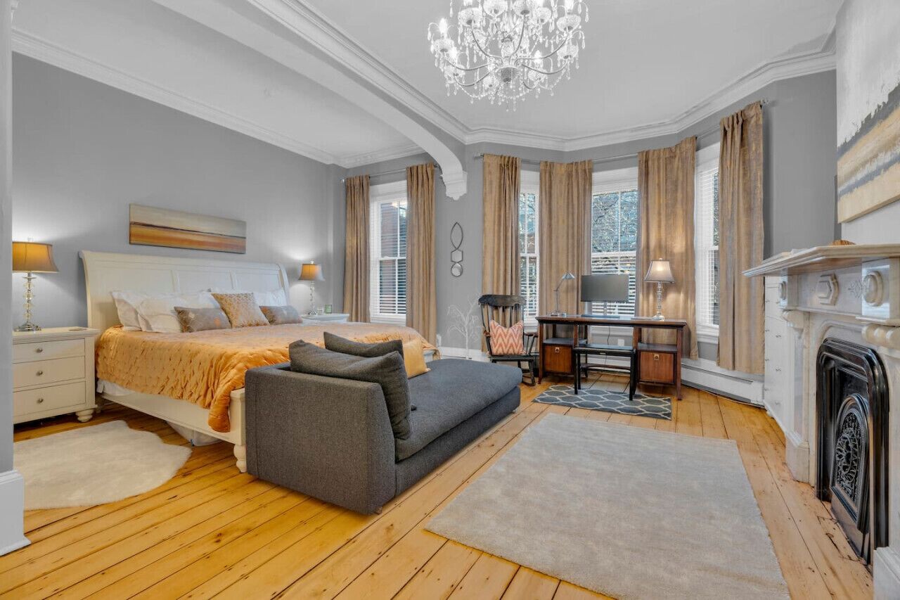 4 bedrooms, iron/ironing board, WiFi