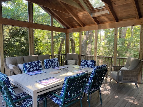 Eastham home near the water & bike path; large screened in porch - Pet Friendly