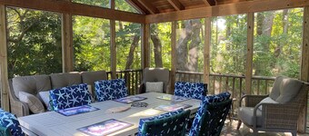 Eastham home near the water & bike path; large screened in porch - Pet Friendly