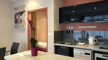 Plaque de cuisson, cafetiĂšre/bouilloire