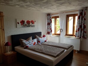 Desk, soundproofing, free cots/infant beds, rollaway beds