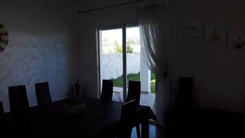 Villa, 2 Bedrooms | Living room | Plasma TV