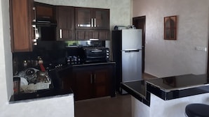 Villa - 2 soveværelser | Privat køkken | Kaffe-/temaskine, køleskab, mikrobølgeovn, ovn