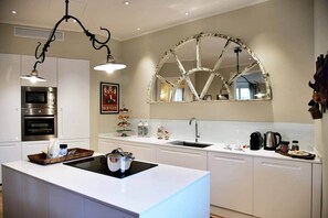 Private kitchen - Luxury Suite Apartment of 200sqm with terrace (Firenze)