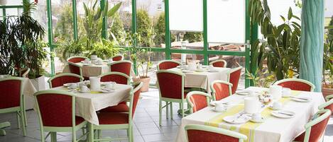 Daily buffet breakfast (EUR 5 per person)