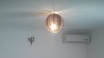 Villa, 4 Bedrooms | 4 bedrooms, blackout drapes, free WiFi, bed sheets