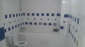 Villa, 4 Bedrooms | Bathroom | Separate bathtub and shower, free toiletries, towels