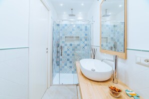 Shower, hair dryer, bidet, towels - Chez Rosa, cozy openspace 10 mins far from Belmond Caruso (Ravello)