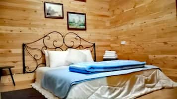 Standard Double Room | Langsir/tirai gelap terus, katil bayi/kot (percuma), Wi-fi percuma