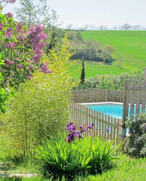 Seasonal outdoor pool - Les Roulottes du Lauragais (Montmaur)