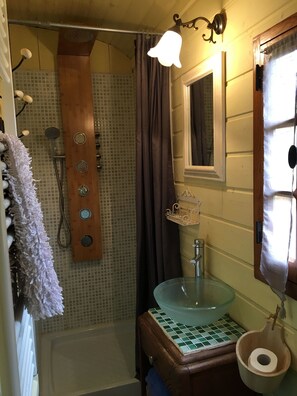 Cabin (Verte) | Bathroom