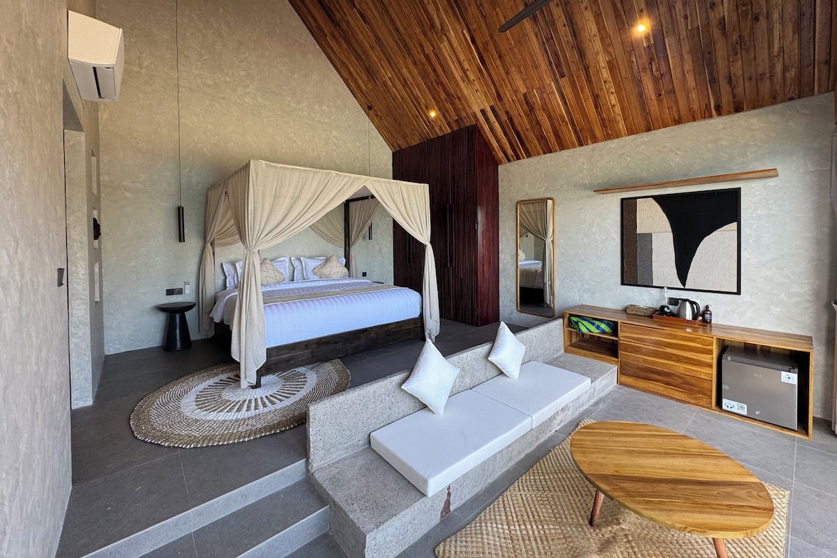 Superior Double Room | Minibar, in-room safe, desk, free WiFi
