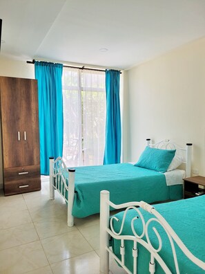 2 habitaciones, tabla de planchar con plancha y wifi gratis